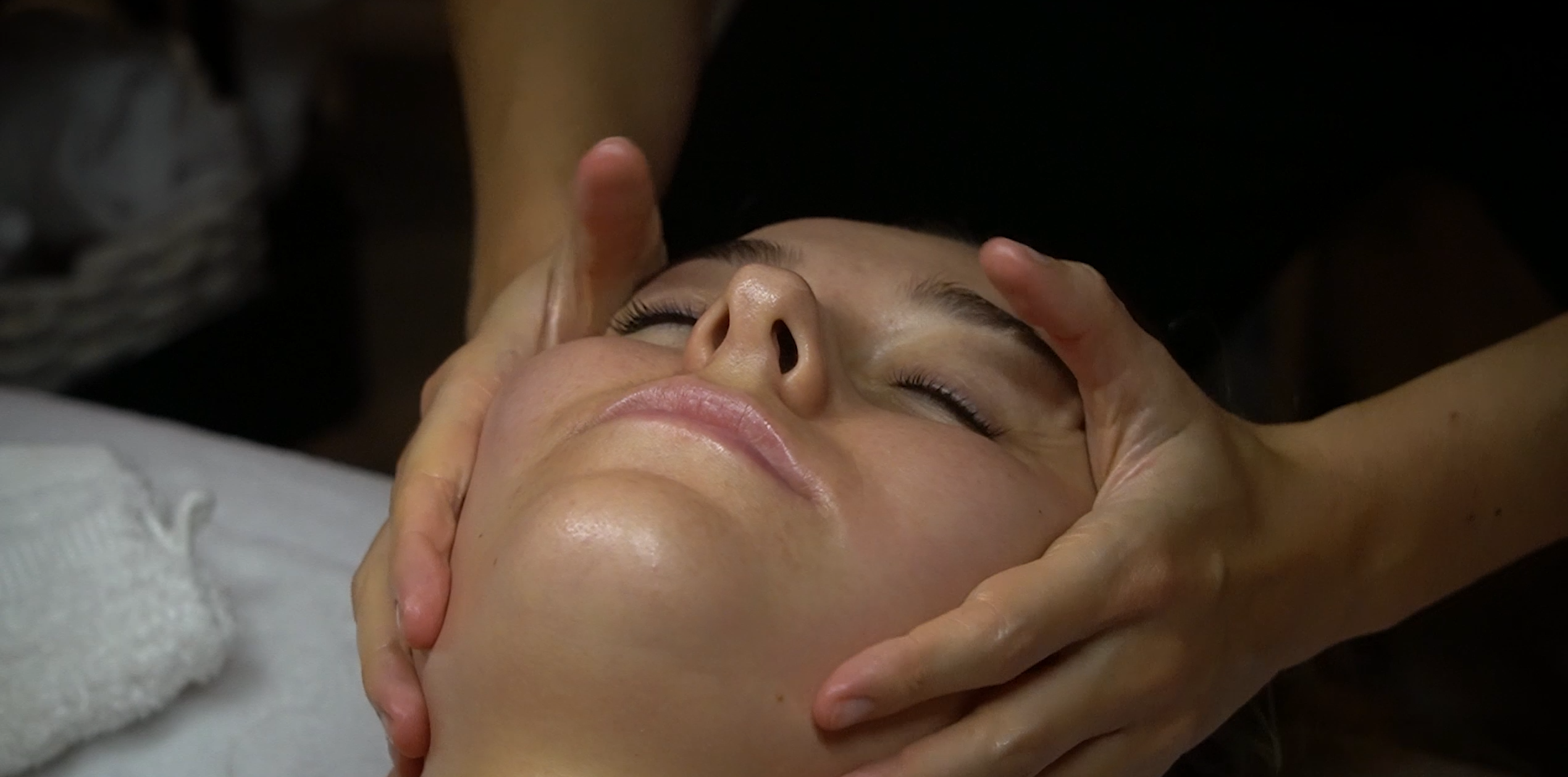 Massage du visage anti-âge à Paris 15 chez L’Espace Facialiste