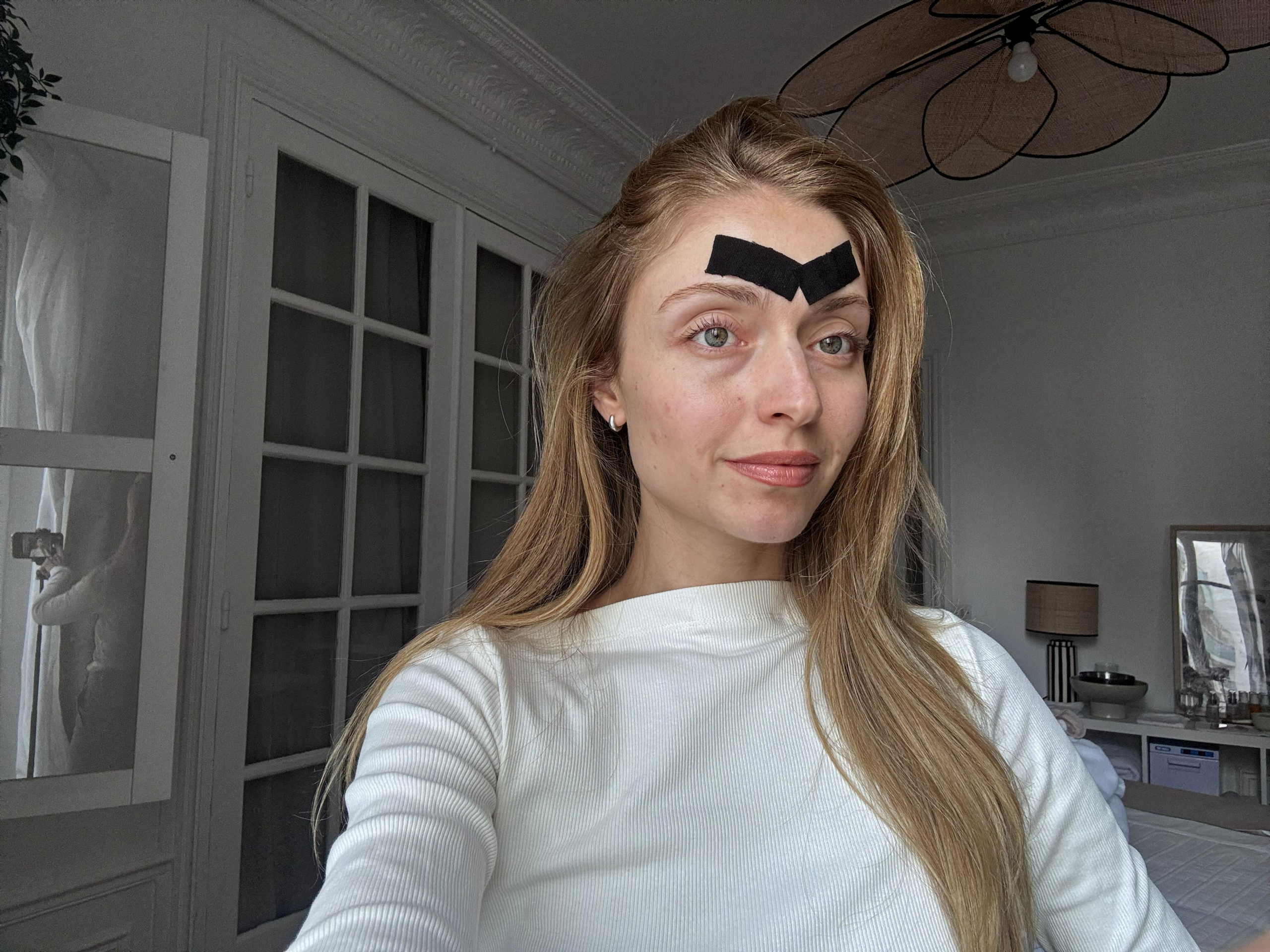 Vidéo Instagram d’Alexia montrant la pose du face tape sur la ride du lion